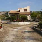 Lea Villa