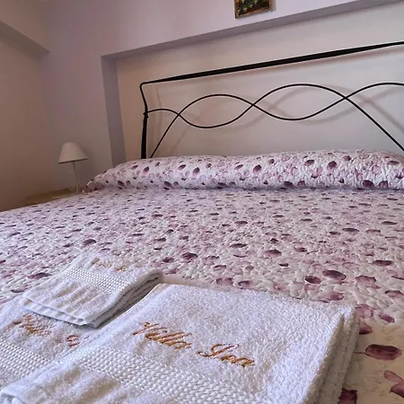 Lea クストナーチ